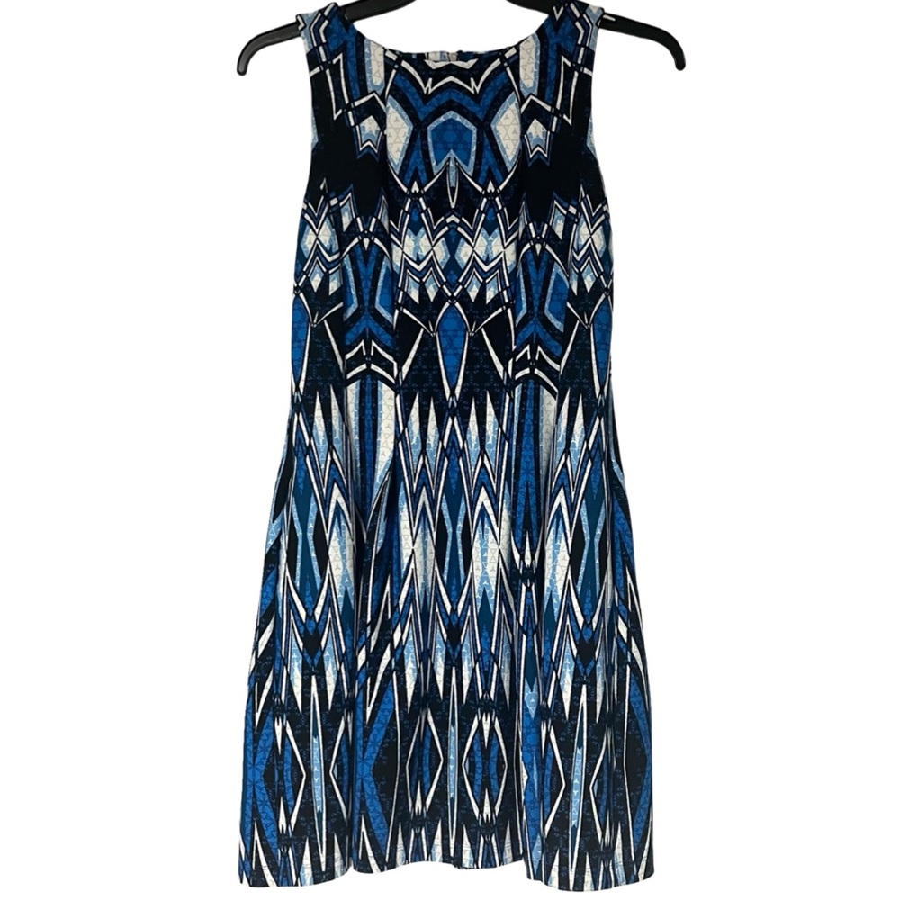 Gabby Skye Blue‎ and White Geometric Knee Length Dress